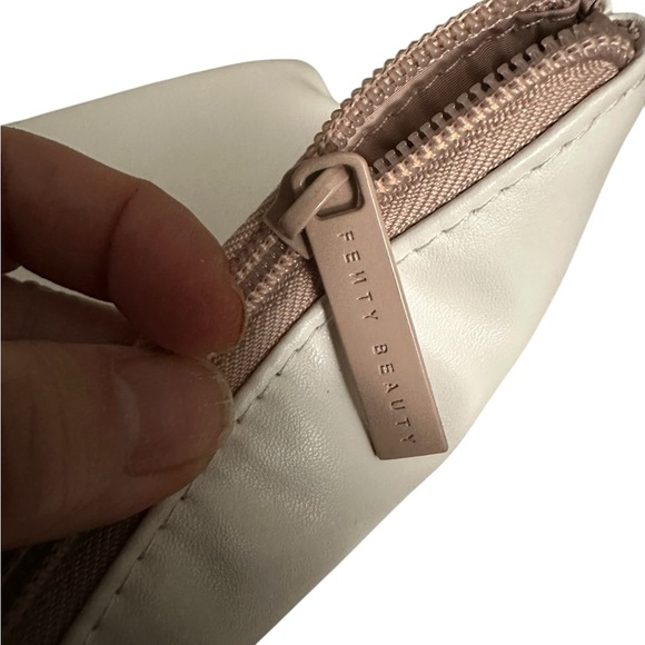 FENTY MINIS BUNDLE HIGHLIGHTER CONCEALERS & LIPSTICK and MAKE UP BAG - Picture 12 of 16